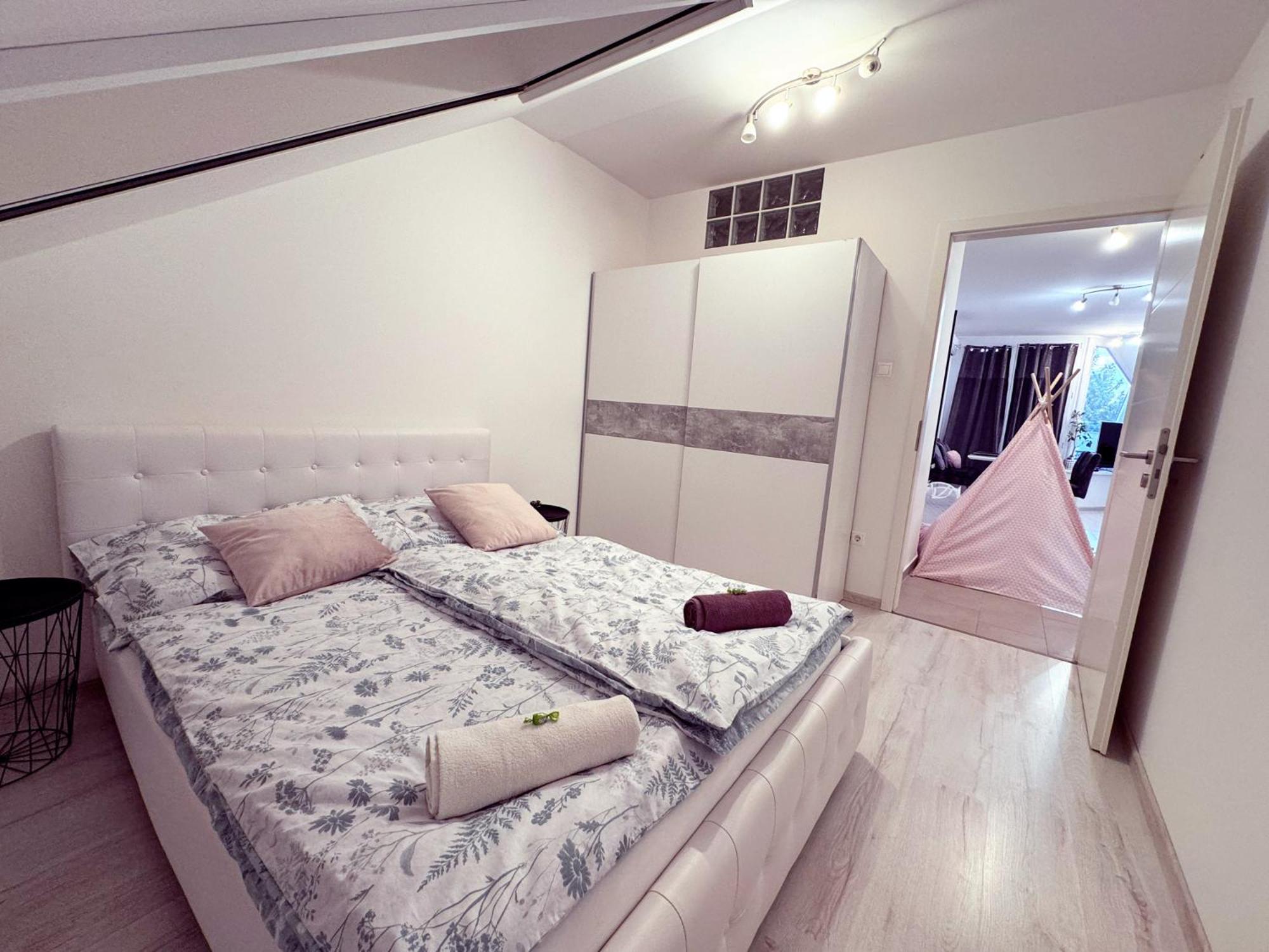 Exclusive Family Apartman Apartment Pecs Exterior photo