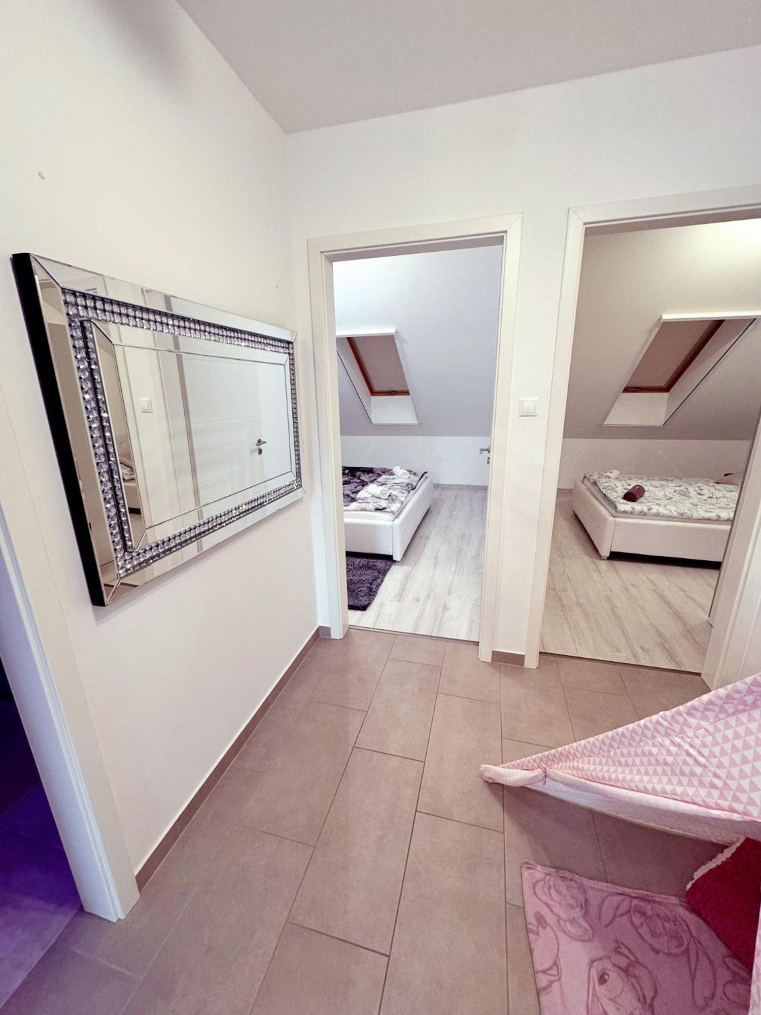 Exclusive Family Apartman Apartment Pecs Exterior photo
